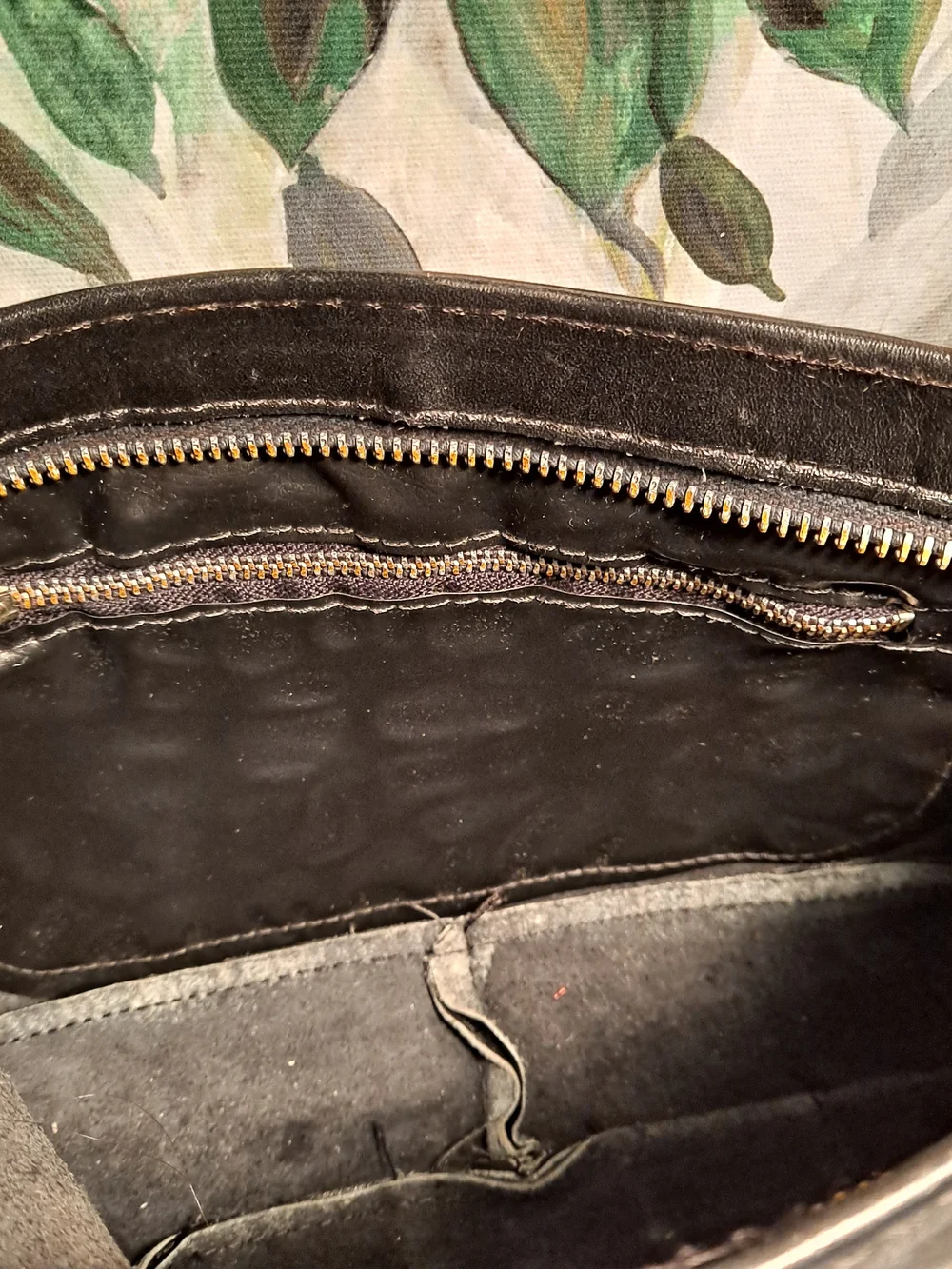 Excel Vintage Mid-century Modern 70s Black Leather Pleated Wristlet Clutch